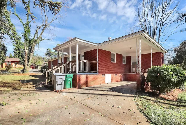 $1,695 | 4919 Raymond Place, Charlotte, NC 28205