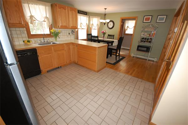 25 Tilting Rock Road Wrentham, MA 02093 - Photo 9 of 24 Gallery Image 9
