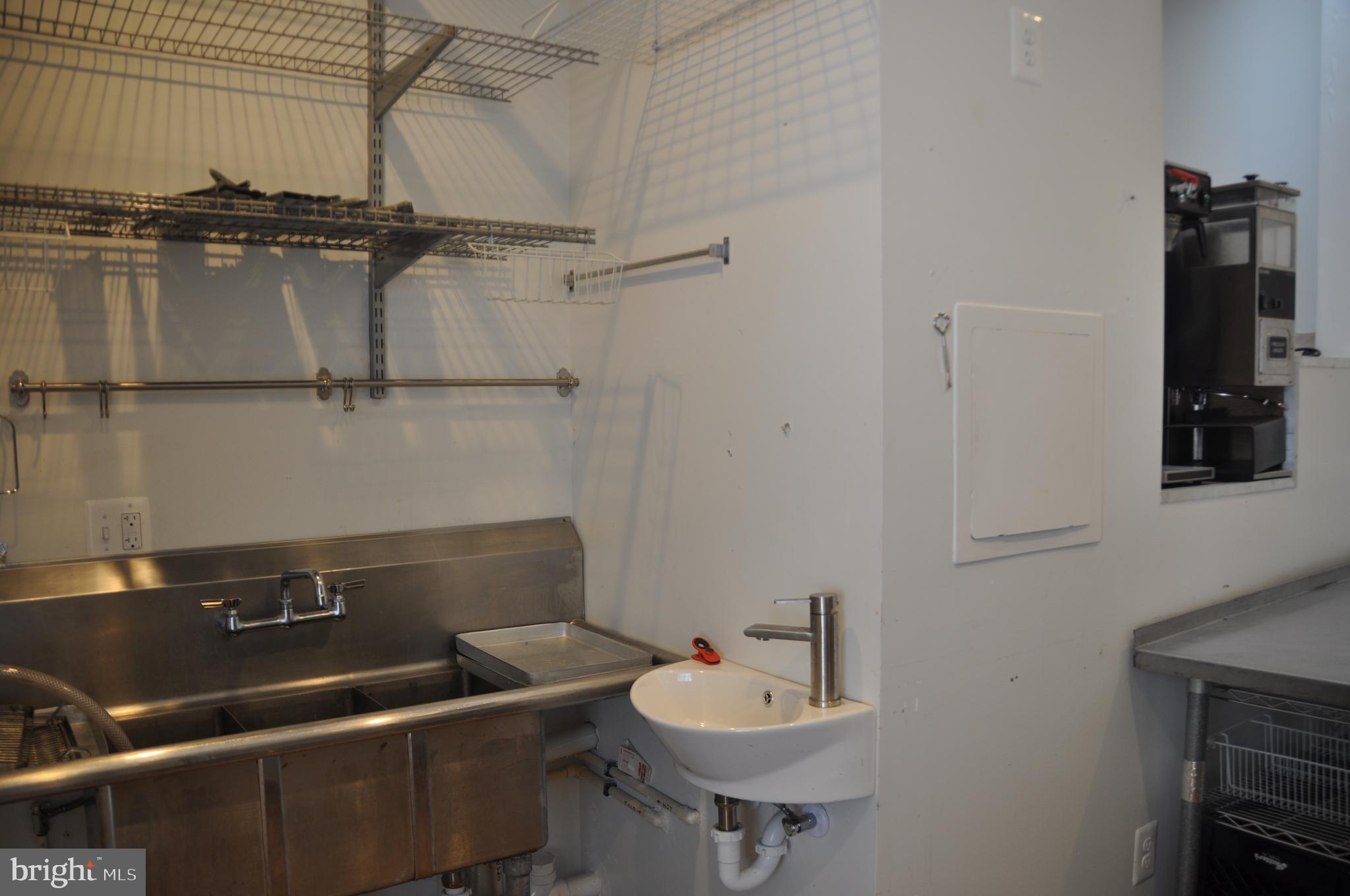 1665 Wisconsin Avenue Northwest Washington, DC 20007 - Photo 12 of 24