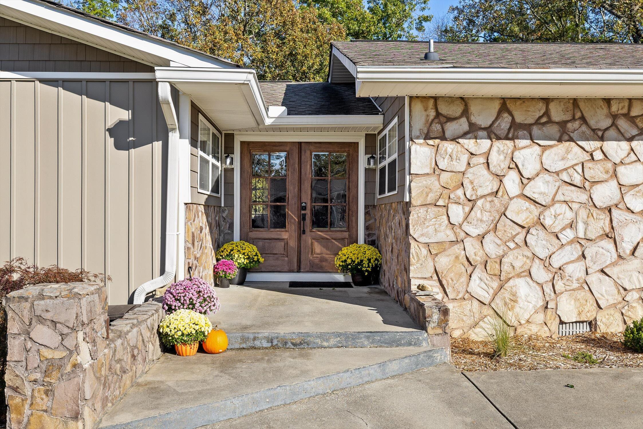 92 South Glade Road Fort Oglethorpe, GA 30742 - Photo 2 of 46 03-Glade-3