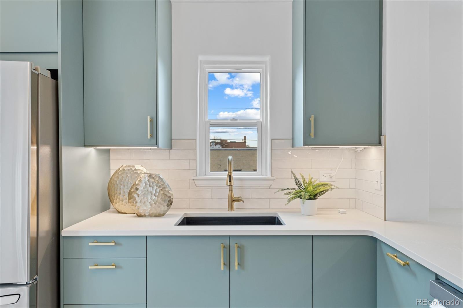 1335 North Locust Street Denver, CO 80220 - Photo 10 of 38