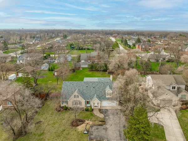 $795,000 | 6815 Willow Springs Road, Countryside, IL 60525