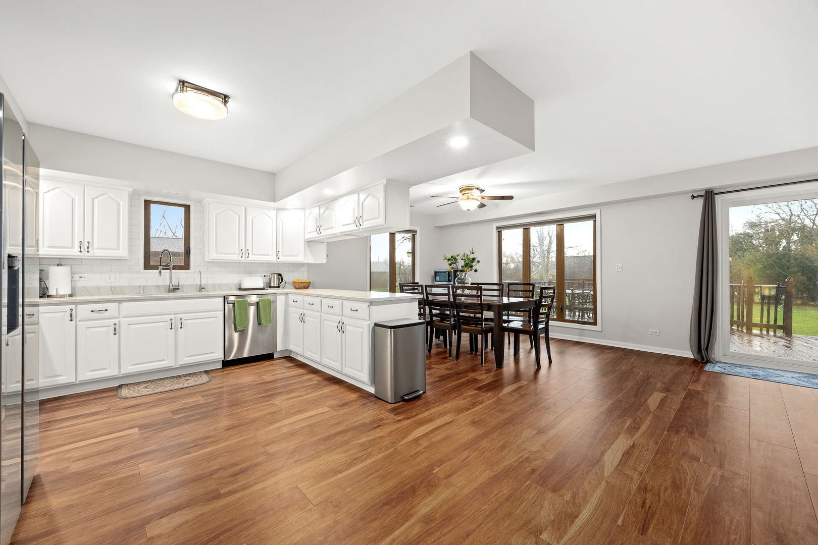 6815 Willow Springs Road Countryside, IL 60525 - Photo 7 of 44