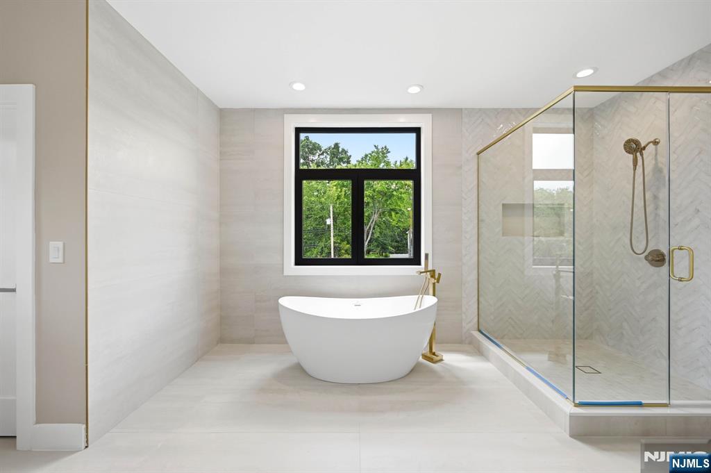 59 Wynnewood Road Livingston, NJ 07039 - Photo 18 of 34 Gallery Image 18