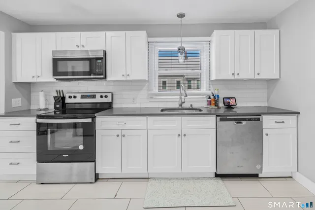 $629,900 | 198 Meadow Street, Shelton, CT 06484