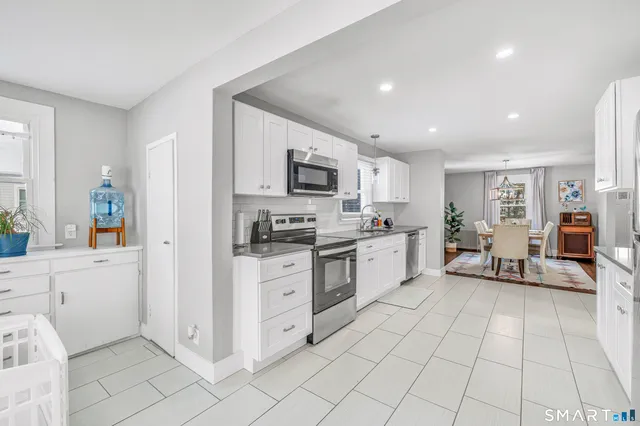 $629,900 | 198 Meadow Street, Shelton, CT 06484