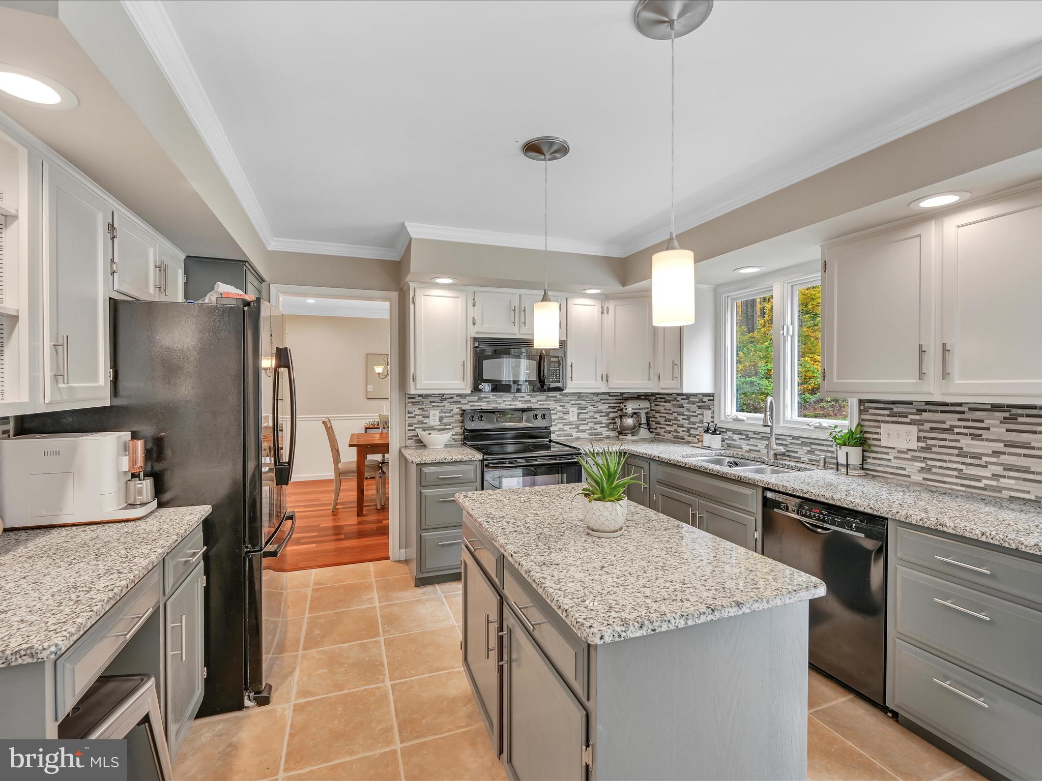 9 Weaver Road Reading, PA 19608 - Photo 12 of 37 Kitchen