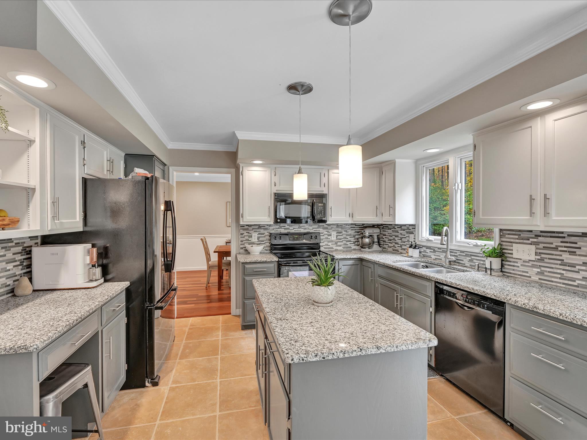 9 Weaver Road Reading, PA 19608 - Photo 13 of 37 Kitchen