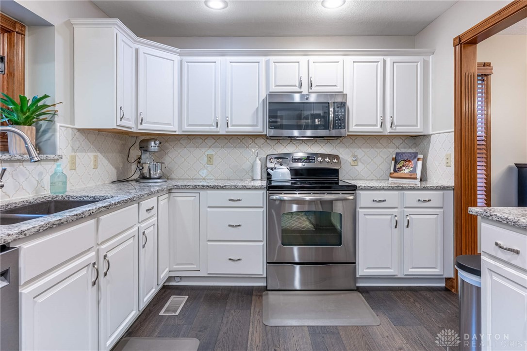 29 Gerry Court Springboro, OH 45066 - Photo 8 of 52 Gallery Image 8