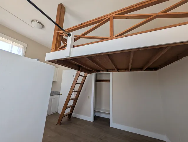 $1,500 | 145 Main Street, Unit 5, Newmarket, NH 03857