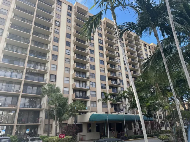 $198,000 | 1470 Northeast 123rd Street, Unit A708, North Miami, FL 33161