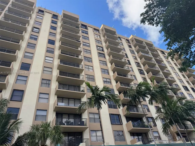 $198,000 | 1470 Northeast 123rd Street, Unit A708, North Miami, FL 33161