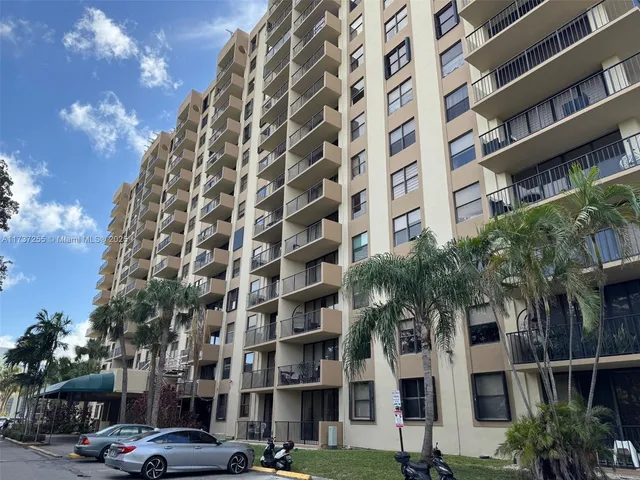 $198,000 | 1470 Northeast 123rd Street, Unit A708, North Miami, FL 33161