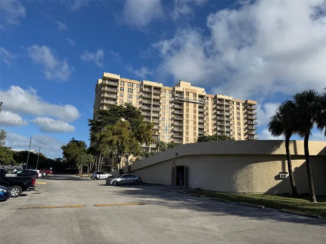 $198,000 | 1470 Northeast 123rd Street, Unit A708, North Miami, FL 33161