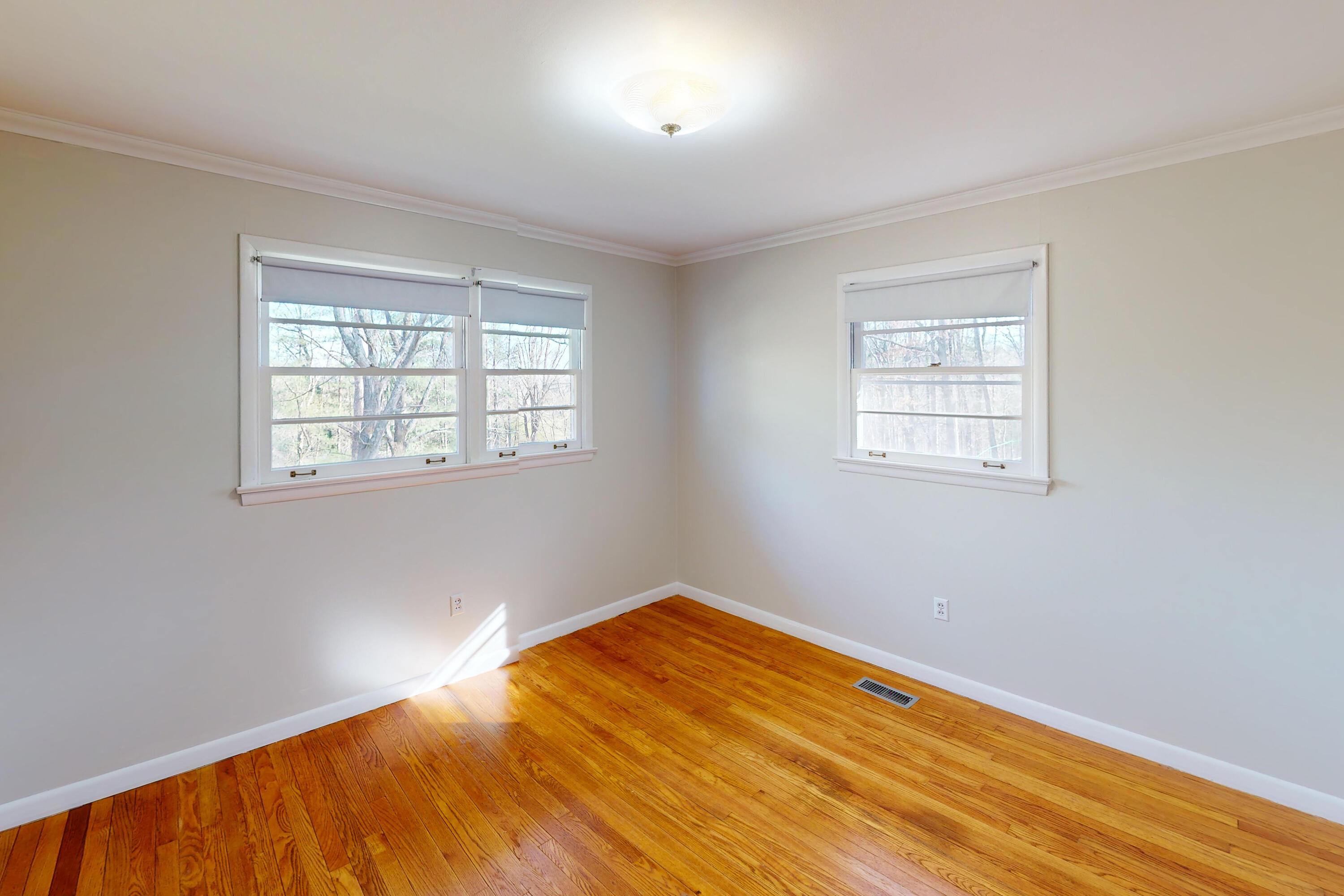 10050 Forrest Drive Ooltewah, TN 37363 - Photo 13 of 42 Main Bedroom 1 f