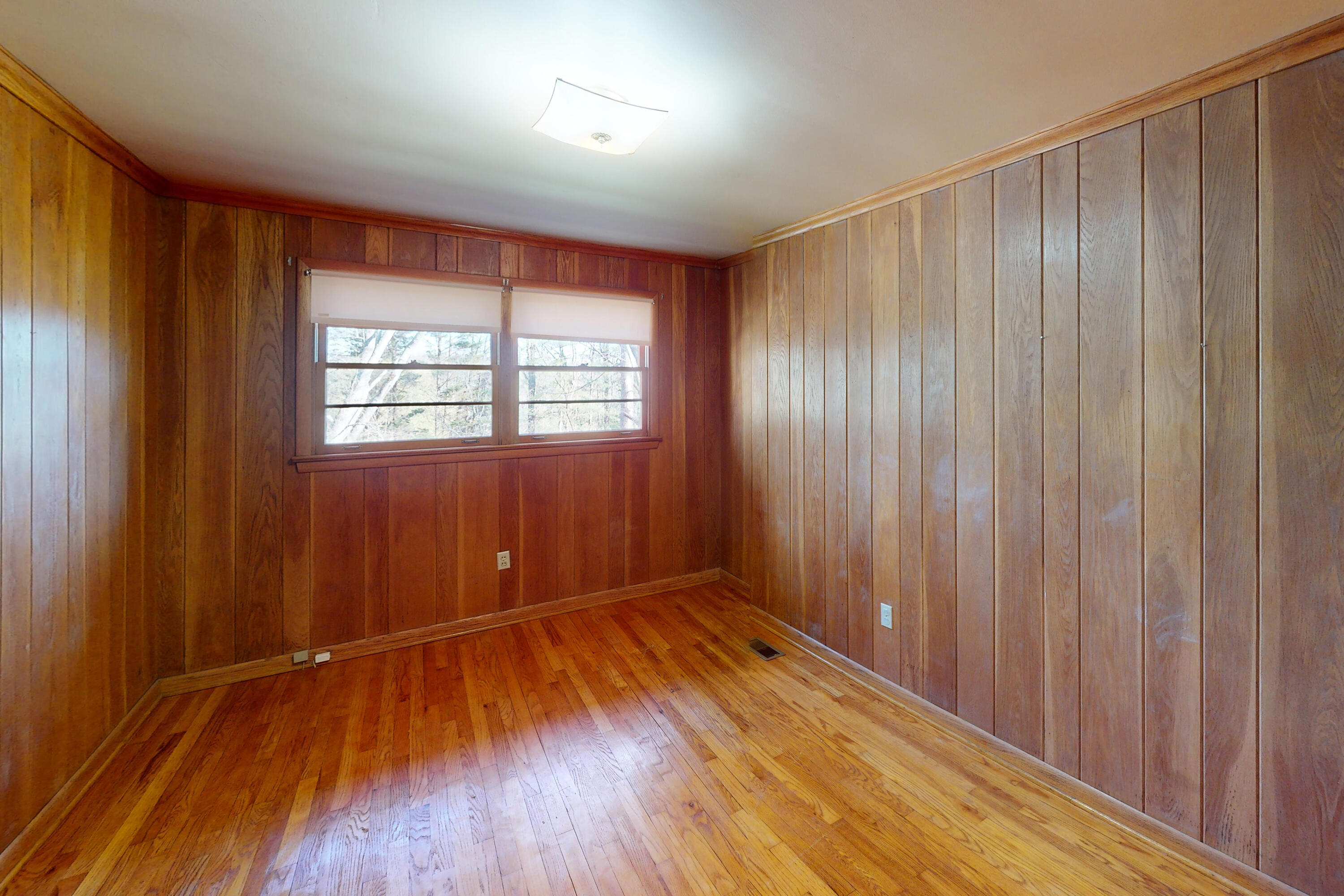 10050 Forrest Drive Ooltewah, TN 37363 - Photo 17 of 42 Bedroom 2 fr ent