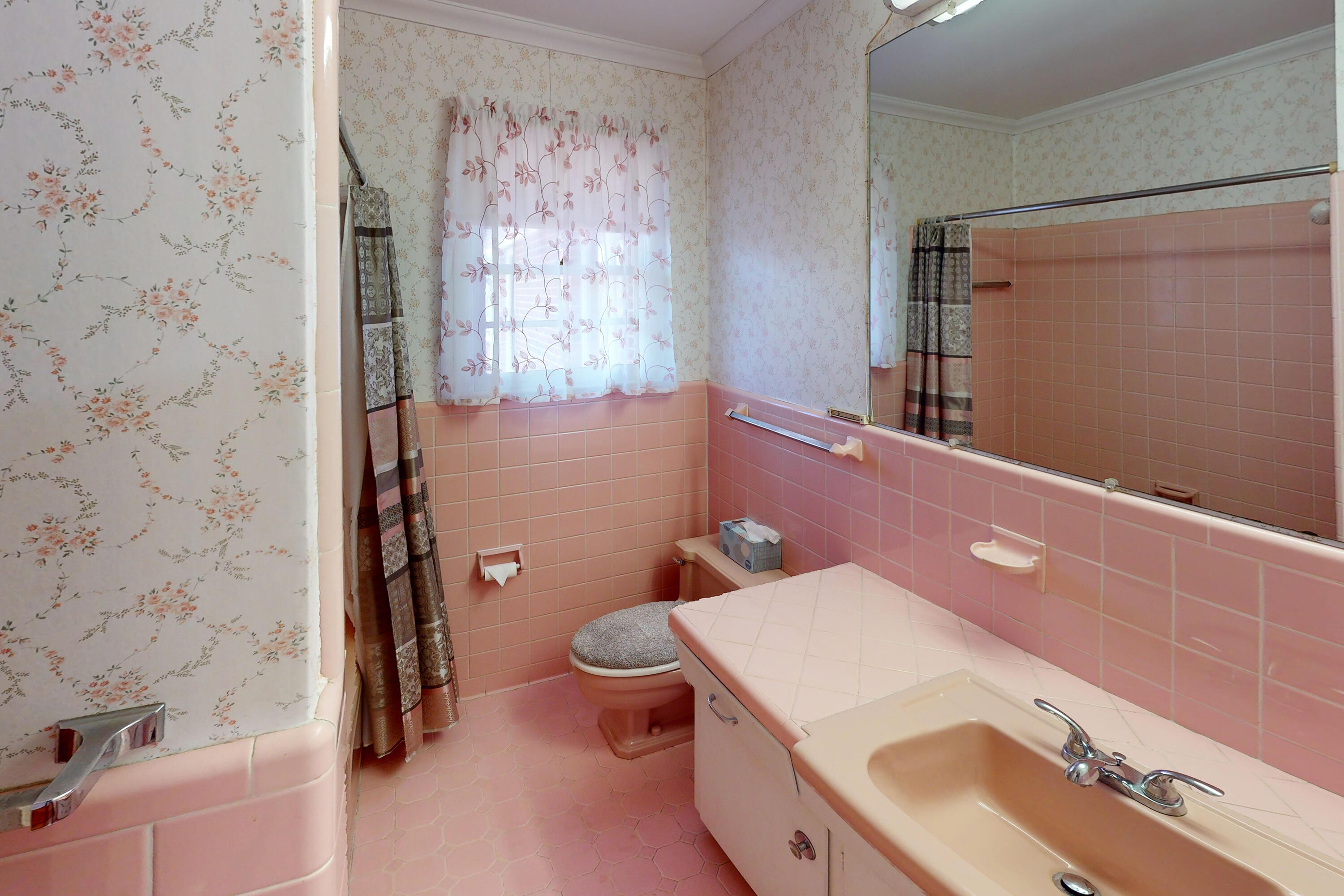 10050 Forrest Drive Ooltewah, TN 37363 - Photo 21 of 42 Shared Guest Ba