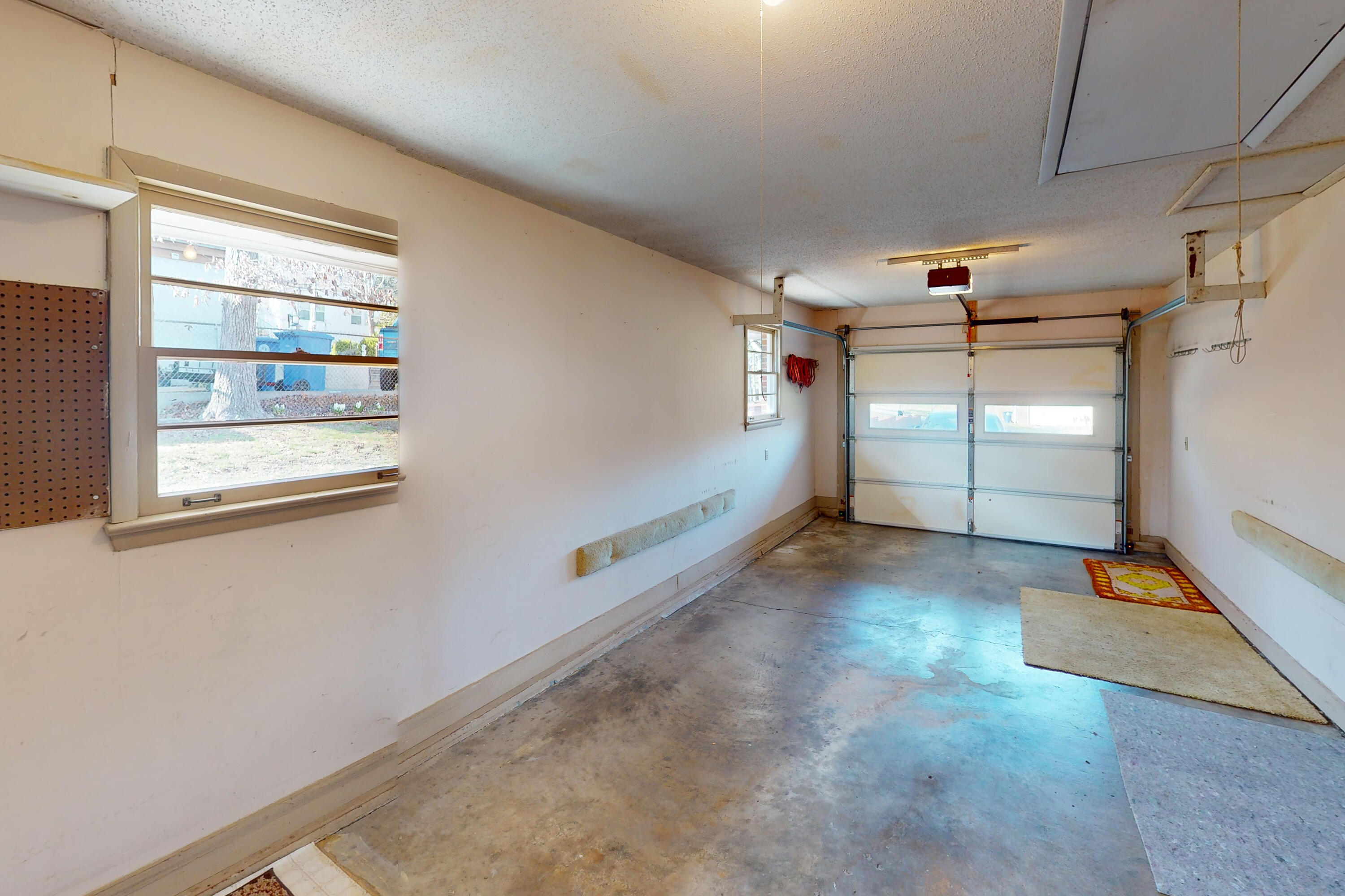 10050 Forrest Drive Ooltewah, TN 37363 - Photo 29 of 42 Garage fr inside