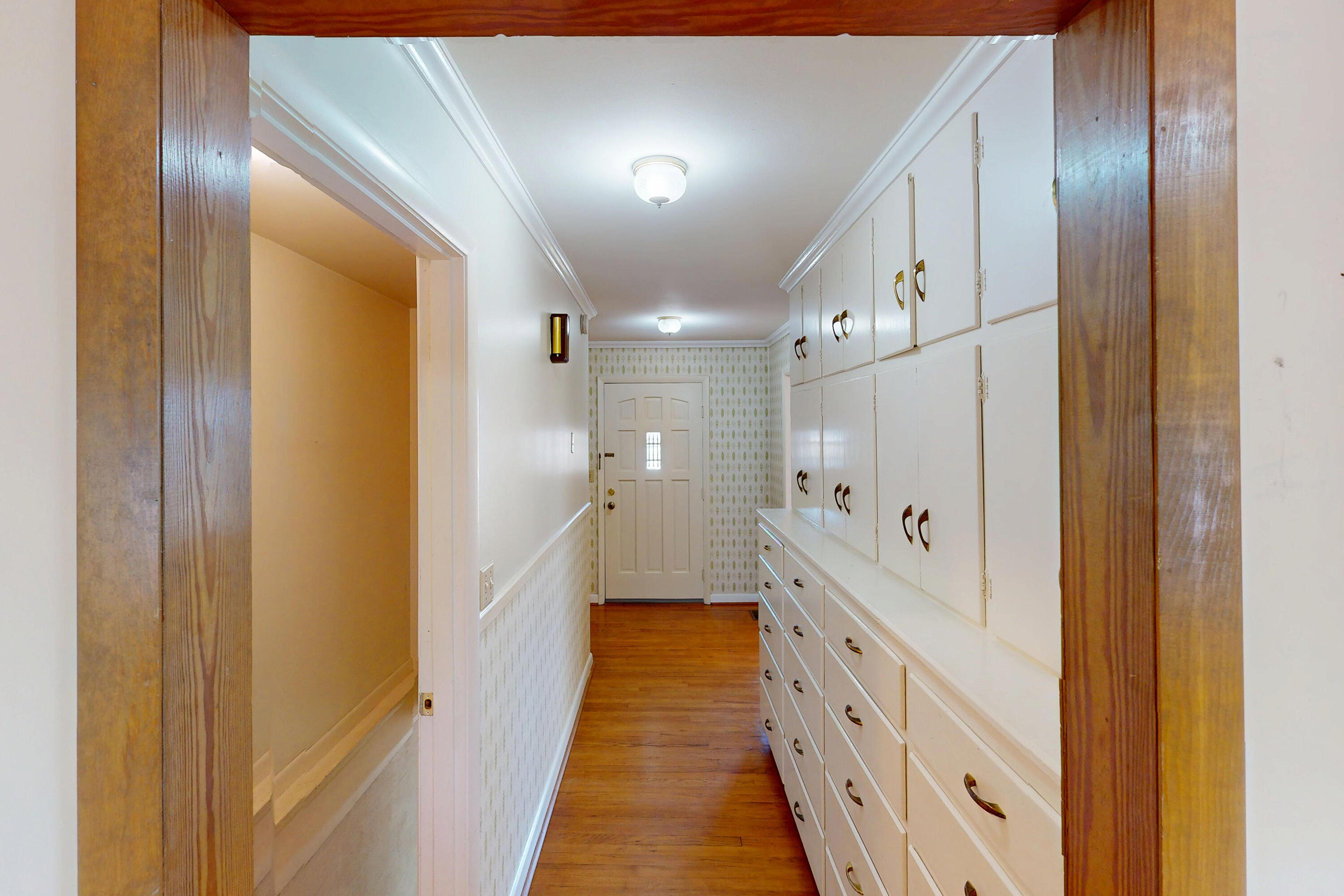 10050 Forrest Drive Ooltewah, TN 37363 - Photo 35 of 42 View of Front Door Foyer