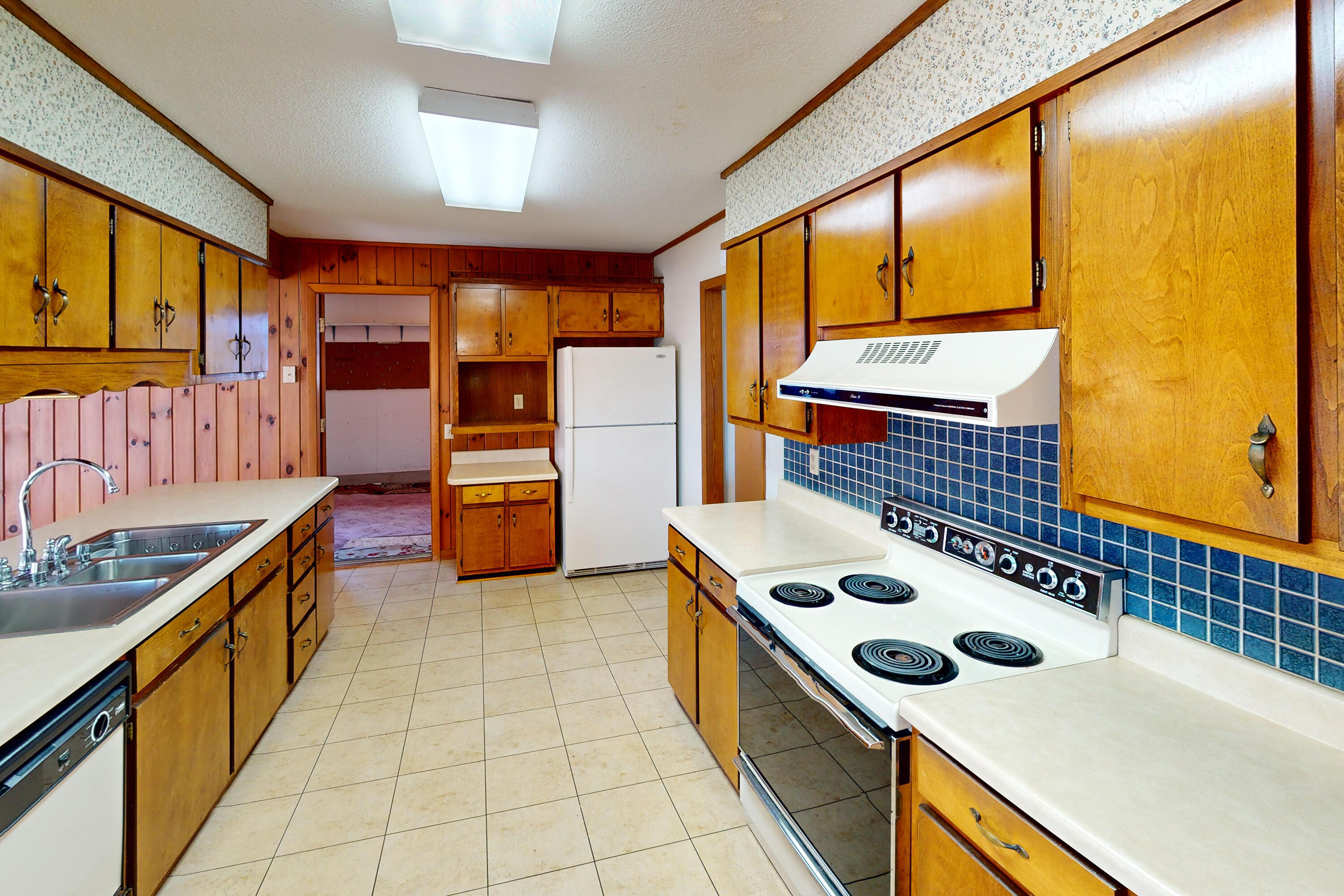 10050 Forrest Drive Ooltewah, TN 37363 - Photo 8 of 42 Kitchen from ref