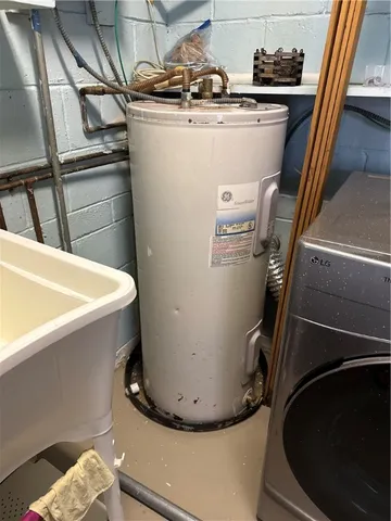 $2,200 | 2063 34th Avenue, Vero Beach, FL 32960