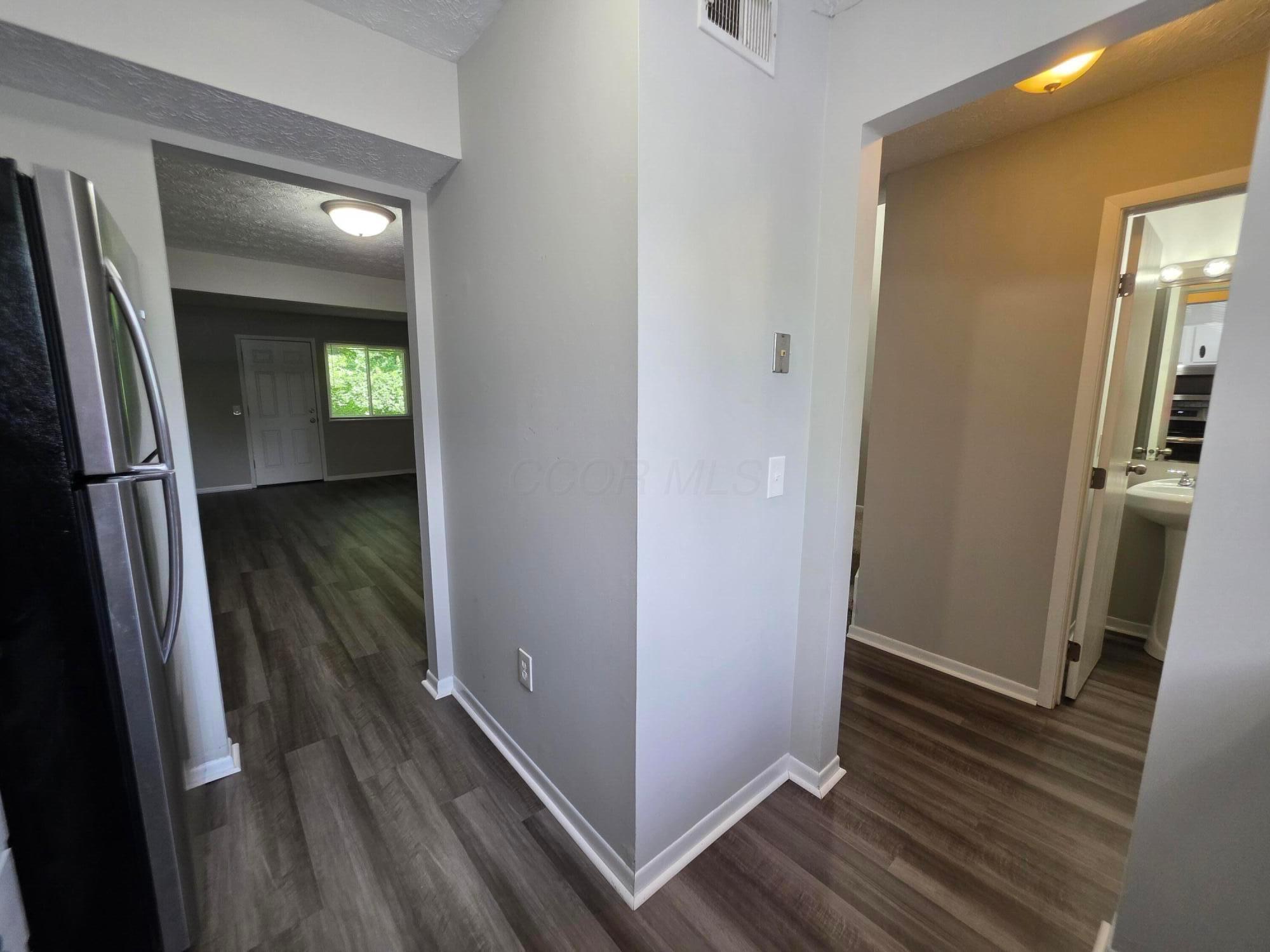 942 South Spring Road Westerville, OH 43081 - Photo 5 of 22