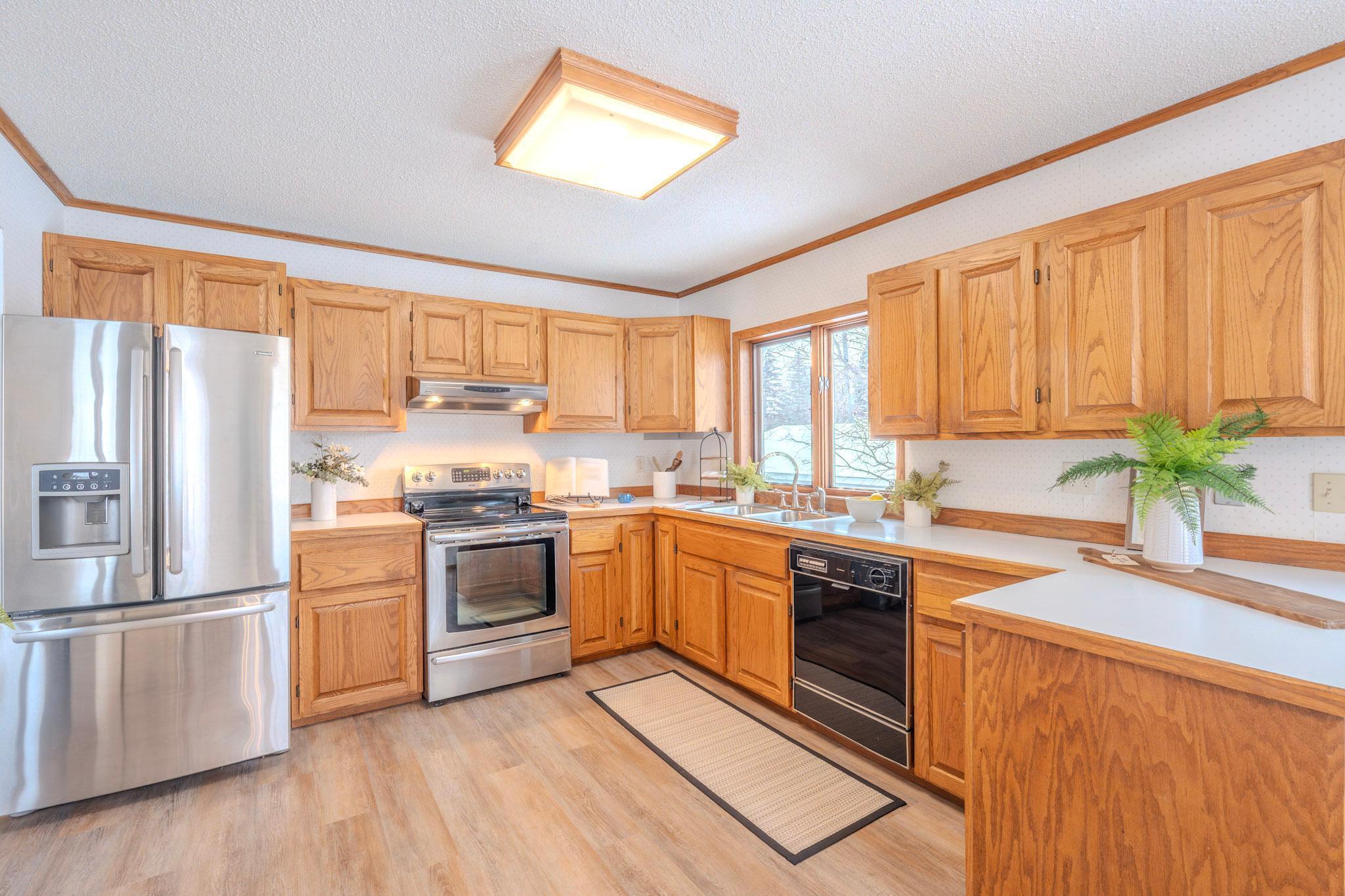 402 6th Street Southwest Little Falls, MN 56345 - Photo 12 of 48