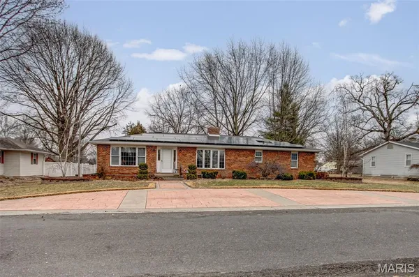 $270,000 | 7 Davis Drive, Jerseyville, IL 62052