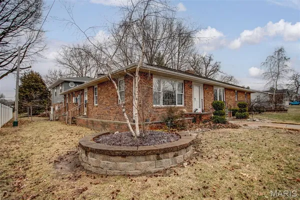 $270,000 | 7 Davis Drive, Jerseyville, IL 62052