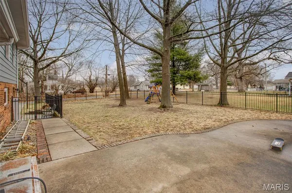 $270,000 | 7 Davis Drive, Jerseyville, IL 62052