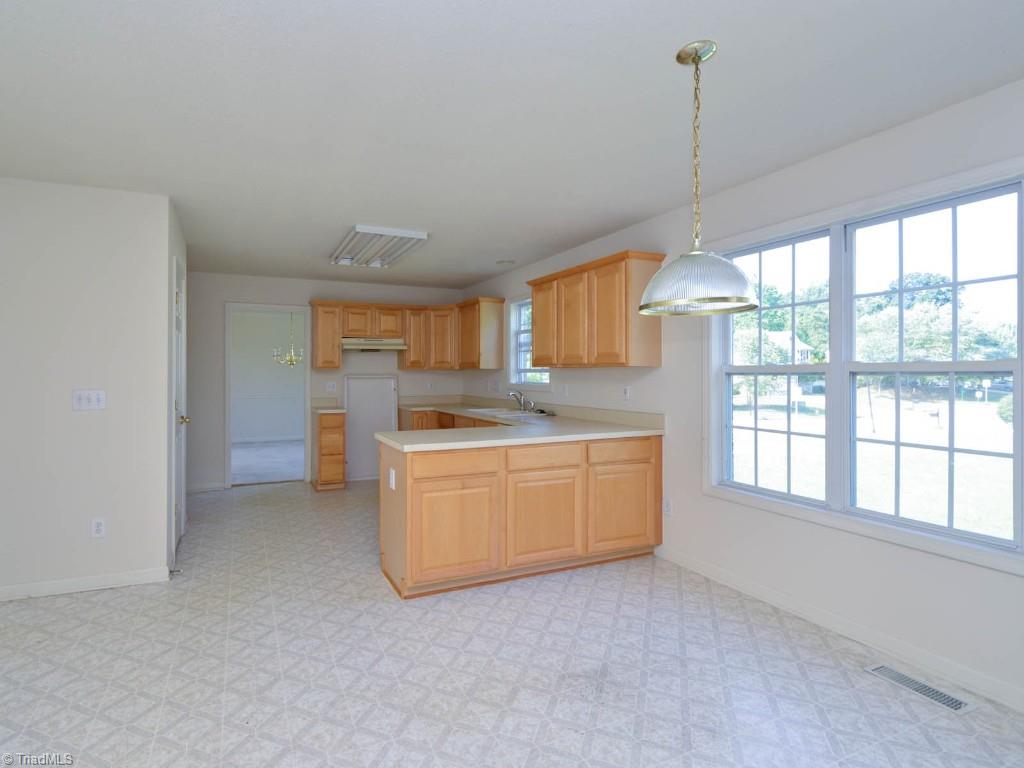2296 Rothwood Acres Road Greensboro, NC 27406 - Photo 11 of 24 Gallery Image 11