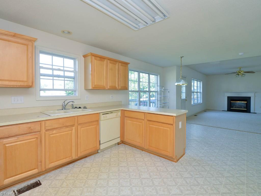2296 Rothwood Acres Road Greensboro, NC 27406 - Photo 13 of 24 Gallery Image 13