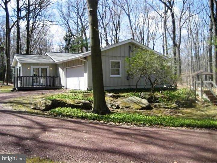 6888 Upper York Road New Hope, PA 18938 - Photo 2 of 23 Exterior Side