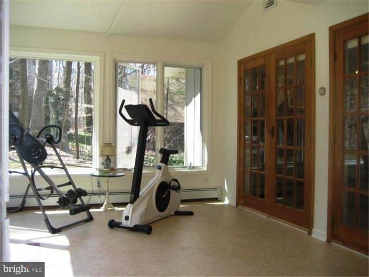 6888 Upper York Road New Hope, PA 18938 - Photo 3 of 23 Sun Room
