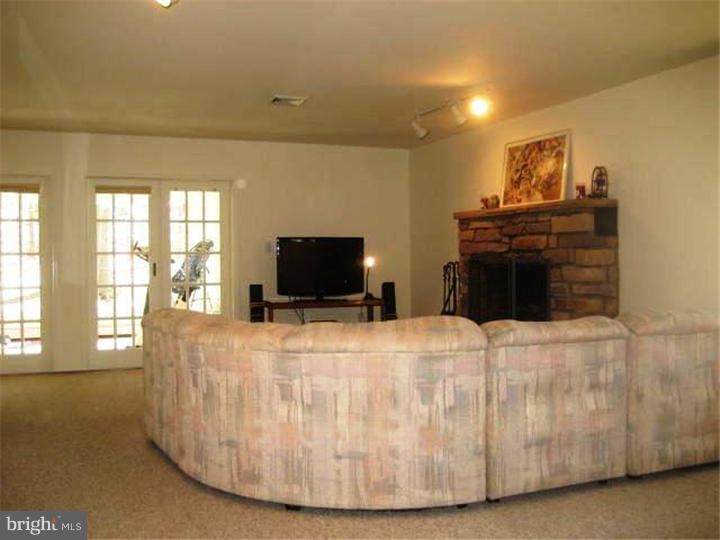 6888 Upper York Road New Hope, PA 18938 - Photo 8 of 23 Living Room