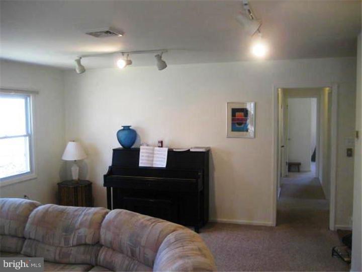 6888 Upper York Road New Hope, PA 18938 - Photo 9 of 23 Living Room