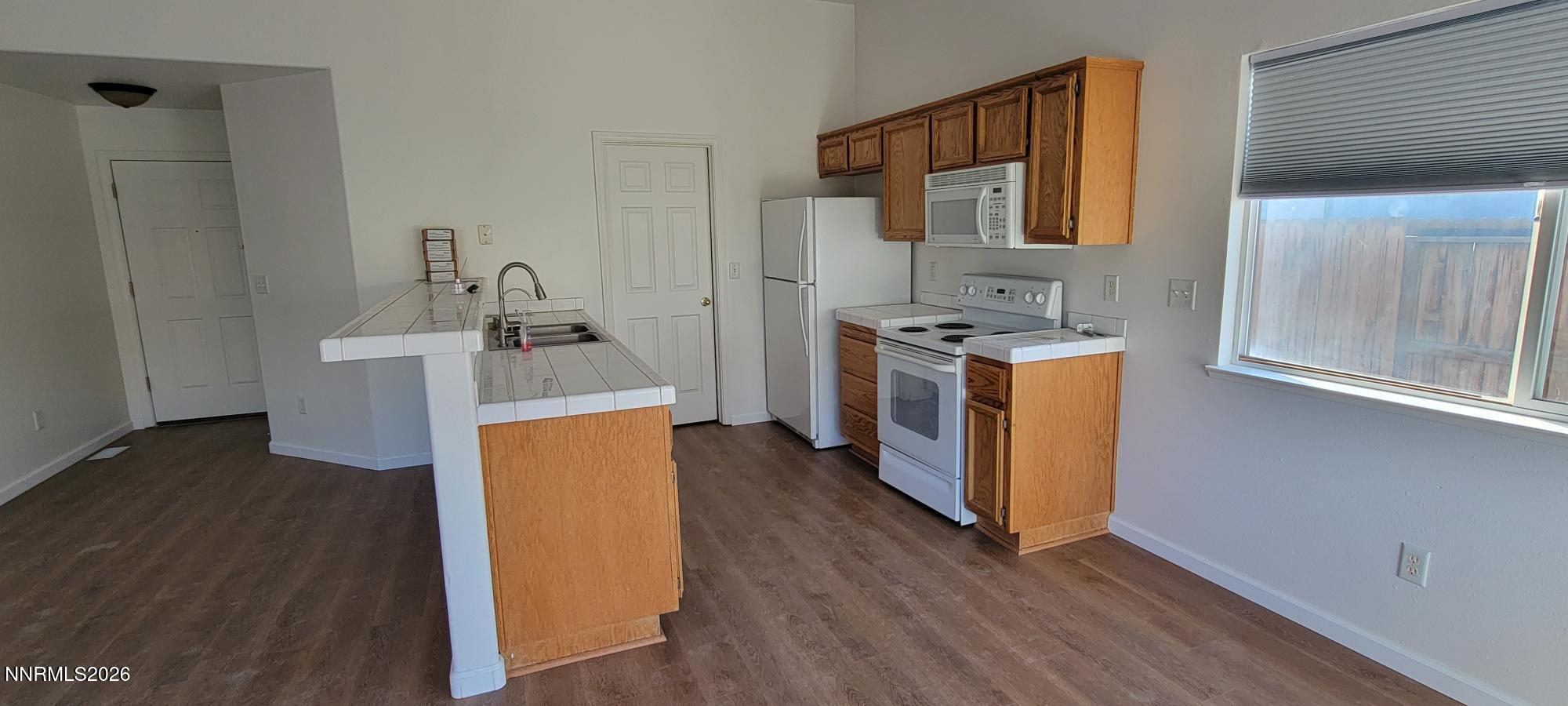 2226 Ellice Way Fernley, NV 89408 - Photo 4 of 16 2226 Ellice kitchen2