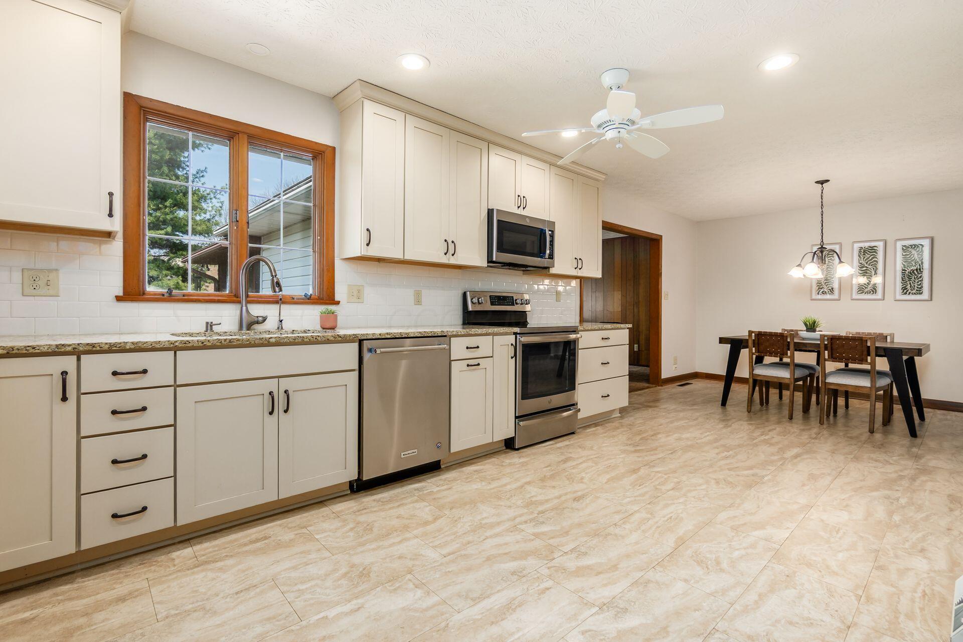 6750 Rovilla Road Blacklick, OH 43004 - Photo 15 of 48 Kitchen