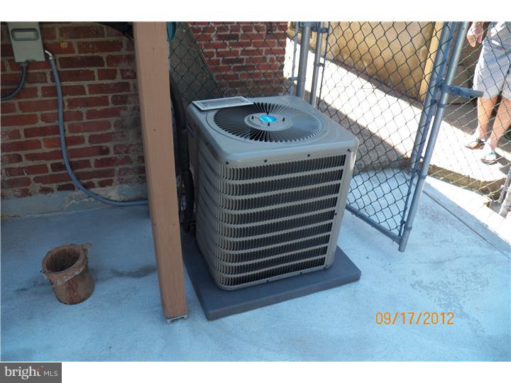 360 Ripka Street Philadelphia, PA 19128 - Photo 19 of 20