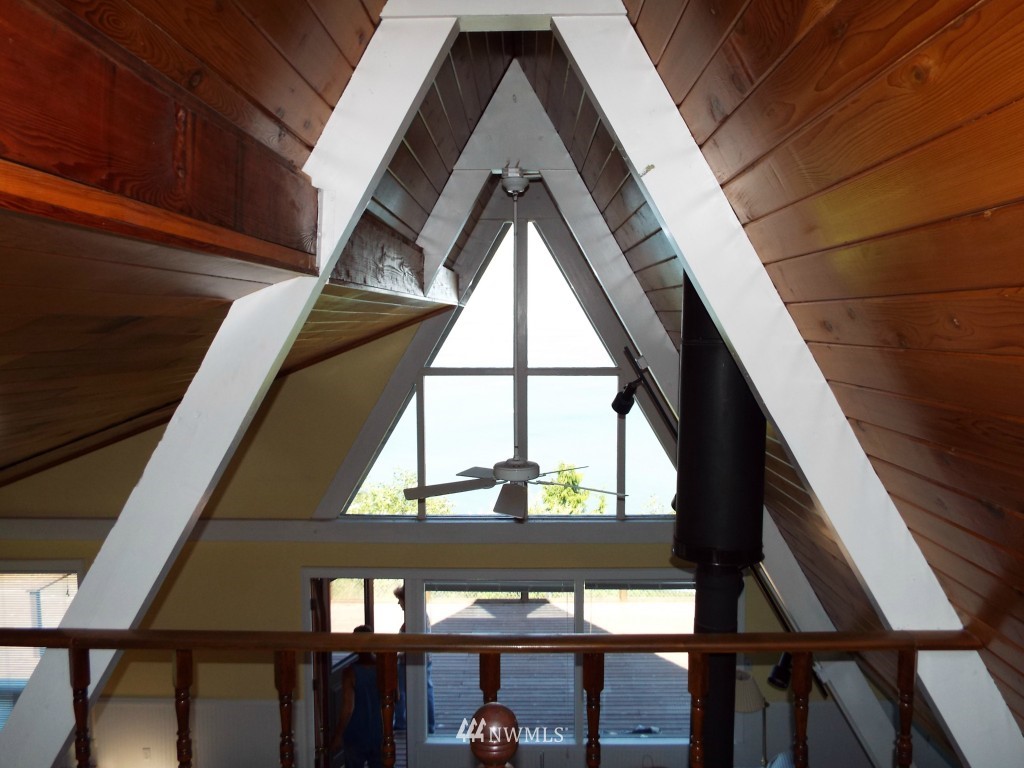 979 South Cavalero Road Camano Island, WA 98282 - Photo 13 of 21