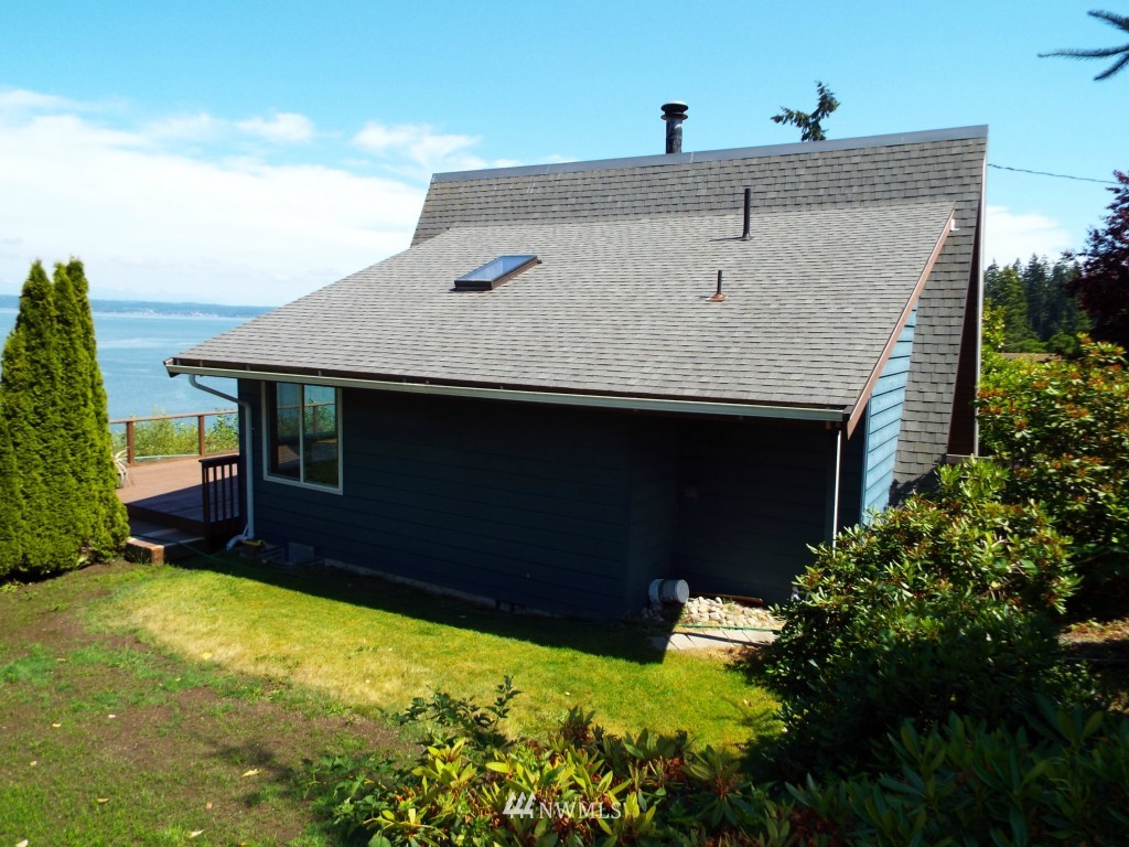 979 South Cavalero Road Camano Island, WA 98282 - Photo 10 of 21