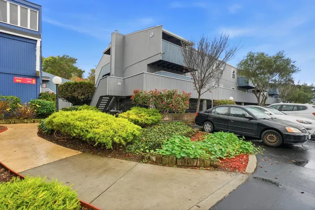 $650,000 | 101 Piccadilly Place, Unit D, San Bruno, CA 94066