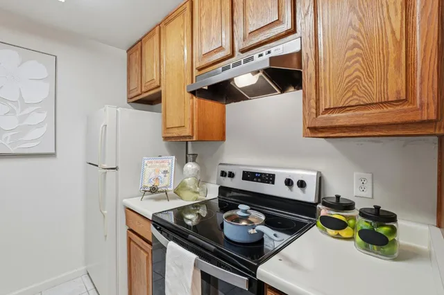 $650,000 | 101 Piccadilly Place, Unit D, San Bruno, CA 94066