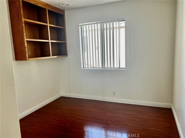 $599,000 | 19451 Sherman Way, Unit 501, Reseda, CA 91335