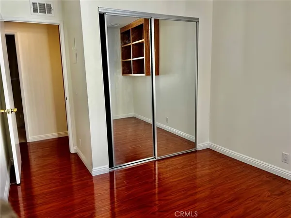 $599,000 | 19451 Sherman Way, Unit 501, Reseda, CA 91335