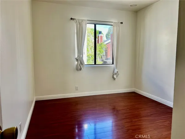 $599,000 | 19451 Sherman Way, Unit 501, Reseda, CA 91335