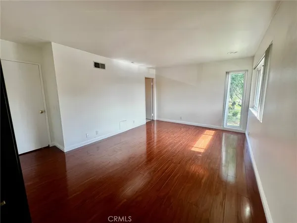 $599,000 | 19451 Sherman Way, Unit 501, Reseda, CA 91335
