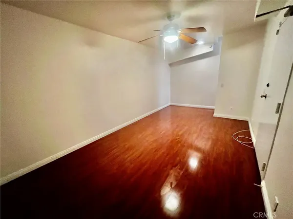 $599,000 | 19451 Sherman Way, Unit 501, Reseda, CA 91335