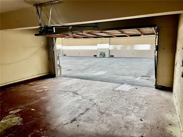 $599,000 | 19451 Sherman Way, Unit 501, Reseda, CA 91335