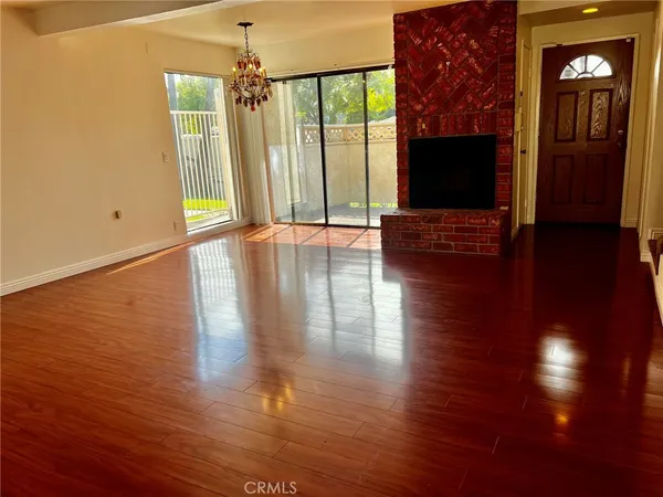 $599,000 | 19451 Sherman Way, Unit 501, Reseda, CA 91335